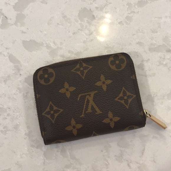 Louis Vuitton Handbags - Authentic Louis Vuitton Zippy Wallet